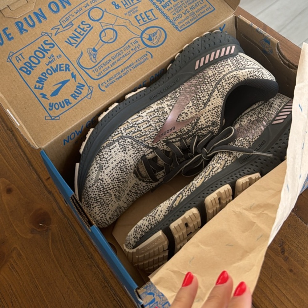 Brooks sneakers adrenaline 21. Brand new never worn!  Size 6 1/2.
